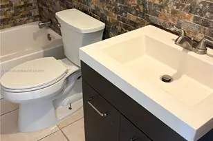 220 SW 7th St, Boca Raton, FL 33432 - Photo 8