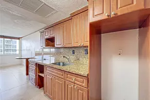 19201 Collins Ave, Sunny Isles Beach, FL 33160 - Photo 8