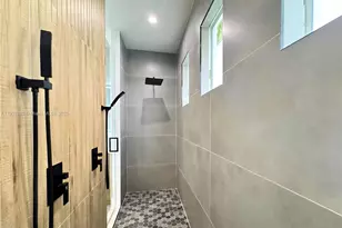 322 NW 9th St, Cape Coral, FL 33993 - Photo 10