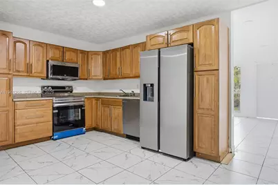 2280 SW 43rd Ave #1, Fort Lauderdale, FL 33317 - Photo 10