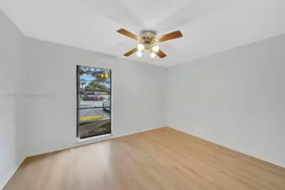 616 Briarwood Cir, Hollywood, FL 33024 - Photo 22