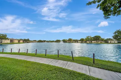 616 Briarwood Cir, Hollywood, FL 33024 - Photo 44