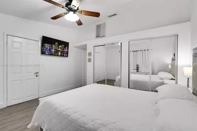 7531 W 29th Way, Hialeah, FL 33018 - Photo 12