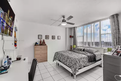 4001 Hillcrest Dr #812, Hollywood, FL 33021 - Photo 10