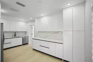 160 E 34th St, Hialeah, FL 33013 - Photo 12