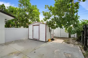 160 E 34th St, Hialeah, FL 33013 - Photo 44