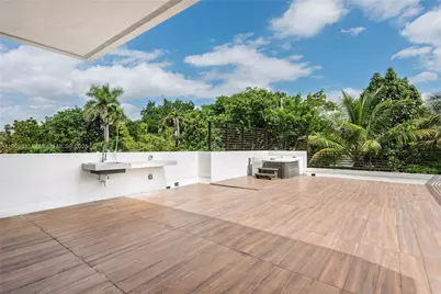 101 SW 25th Rd, Miami, FL 33129 - Photo 18