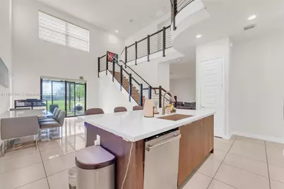 8822 NW 161st Ter, Miami Lakes, FL 33018 - Photo 10