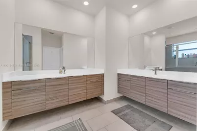 8822 NW 161st Ter, Miami Lakes, FL 33018 - Photo 20