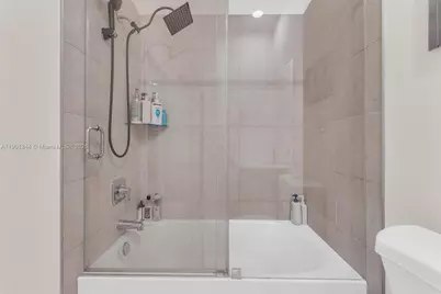 8822 NW 161st Ter, Miami Lakes, FL 33018 - Photo 24