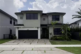 8822 NW 161st Terrace, Miami Lakes, FL 33018 - Photo 2