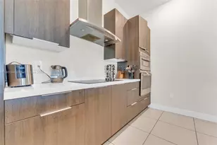 8822 NW 161st Terrace, Miami Lakes, FL 33018 - Photo 4