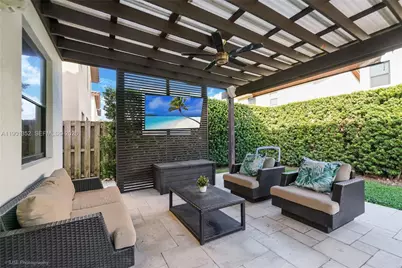 8723 NW 102nd Pl, Doral, FL 33178 - Photo 10