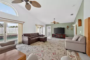 112 Camelot Ct, Royal Palm Beach, FL 33411 - Photo 16