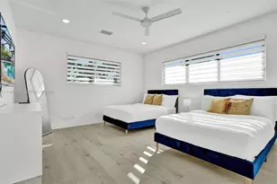 1141 N North Lake Dr, Hollywood, FL 33019 - Photo 52