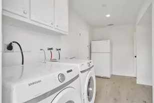 1141 N North Lake Dr, Hollywood, FL 33019 - Photo 42
