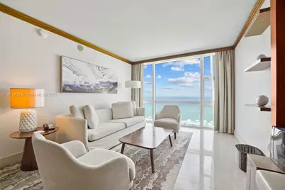 6801 Collins Ave #422, Miami Beach, FL 33141 - Photo 1