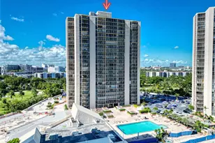 20301 W Country Club Dr, Aventura, FL 33180 - Photo 4