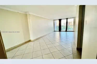 100 Bayview Dr #607, Sunny Isles Beach, FL 33160 - Photo 2