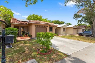 17320 NW 66th Pl, Hialeah, FL 33015 - Photo 4