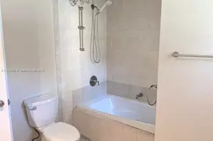 10140 Torchwood Ave, Plantation, FL 33324 - Photo 18