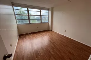 1301 NE Miami Gardens Dr, Miami, FL 33179 - Photo 36