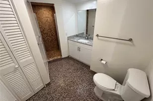 1301 NE Miami Gardens Dr, Miami, FL 33179 - Photo 12