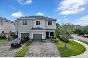 856 SE 16th Ct, Homestead, FL 33034 - Photo 2