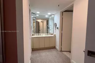520 Brickell Key Dr, Miami, FL 33131 - Photo 24