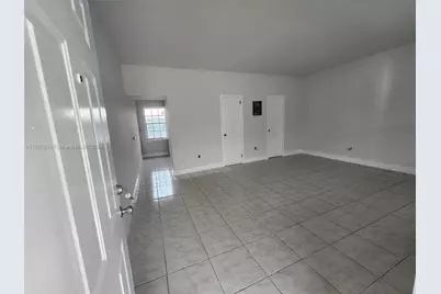 7611 Harding Ave #9, Miami Beach, FL 33141 - Photo 4