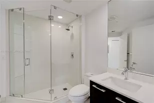 45 SW 9th St, Miami, FL 33130 - Photo 18