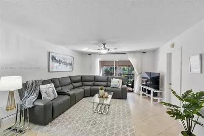 1301 SW 142nd Ave #203H, Pembroke Pines, FL 33027 - Photo 6