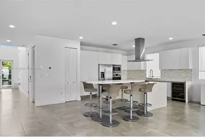 7540 NW 97th Pl, Doral, FL 33178 - Photo 14