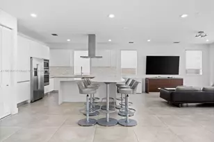 7540 NW 97th Pl, Doral, FL 33178 - Photo 10