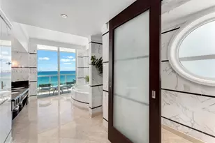 4391 Collins Ave, Miami Beach, FL 33140 - Photo 26