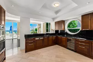 4391 Collins Ave, Miami Beach, FL 33140 - Photo 8