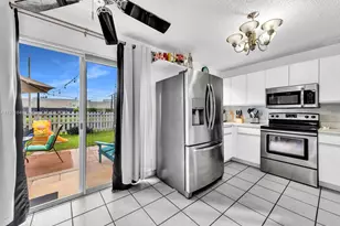 875 NW 99th Ave, Plantation, FL 33324 - Photo 18