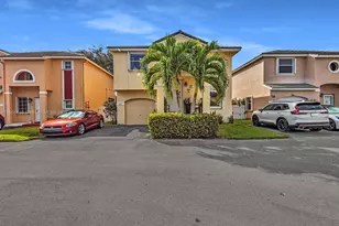 875 NW 99th Ave, Plantation, FL 33324 - Photo 4