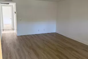 100 SW 132nd Way, Pembroke Pines, FL 33027 - Photo 2