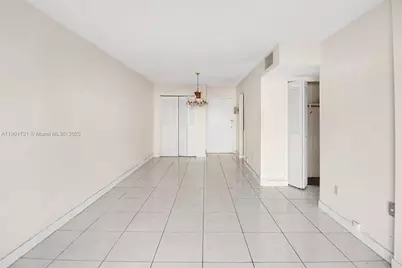 1051 SW 1st St #110, Miami, FL 33130 - Photo 6