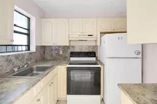 1051 SW 1st St, Miami, FL 33130 - Photo 8