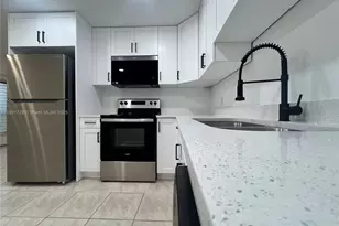 3089 E Yarmouth E, Boca Raton, FL 33434 - Photo 2