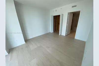 1300 S Miami Ave #2405, Miami, FL 33131 - Photo 12