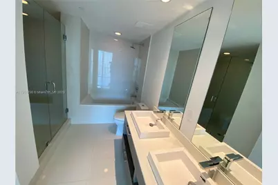 1300 S Miami Ave #2405, Miami, FL 33131 - Photo 14