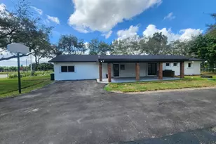 19621 SW 308th St, Homestead, FL 33030 - Photo 6