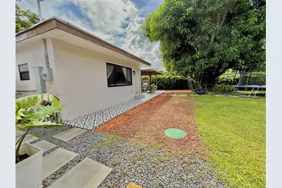 125 NE 150th St, Miami, FL 33161 - Photo 34