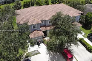 8706 NW 38th Dr, Coral Springs, FL 33065 - Photo 2