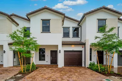 207 SW 159 Ter, Pembroke Pines, FL 33027 - Photo 1