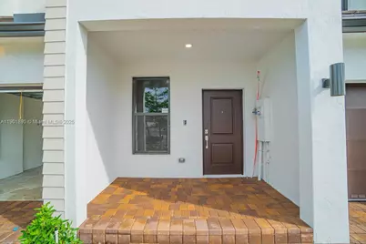 207 SW 159 Ter, Pembroke Pines, FL 33027 - Photo 4