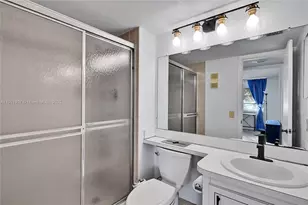 3001 W Rolling Hills Cir, Davie, FL 33328 - Photo 12